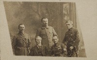 Skupinové foto v ateliéru
